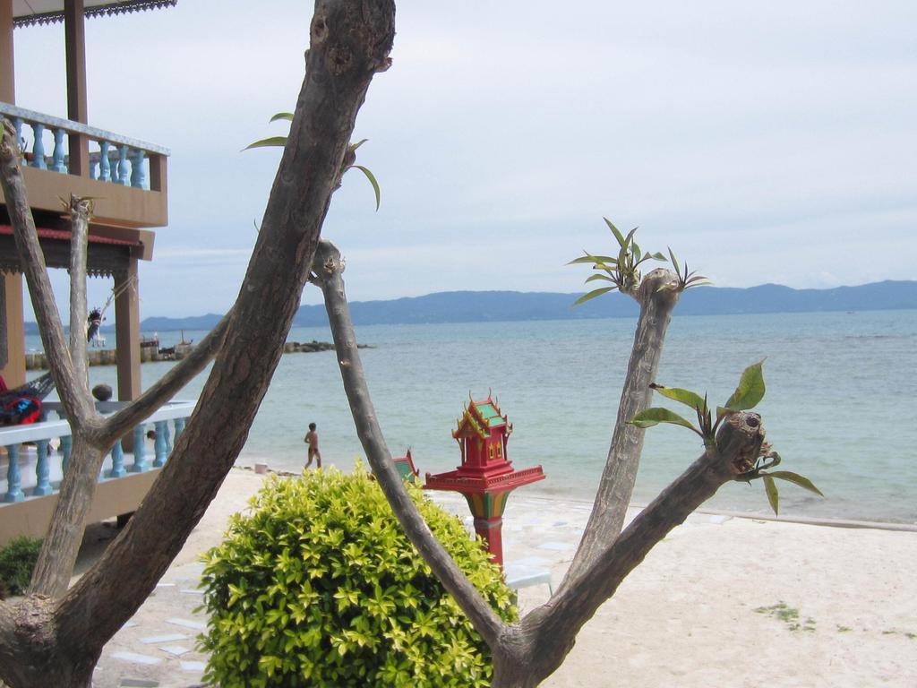 Charung Beach Хаад Рин Экстерьер фото